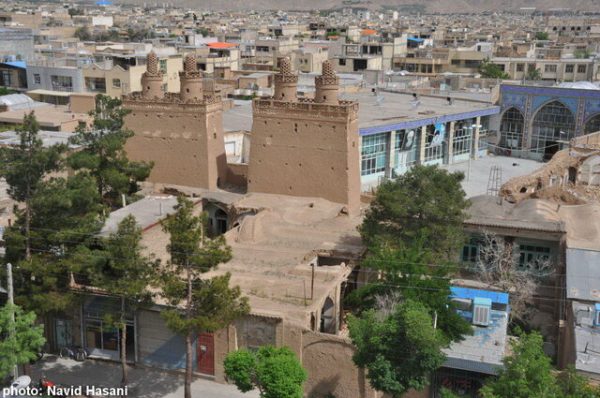 برج‌های چهارگوش نجات پیدا کردند