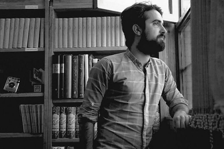 معین دهاز، شعرهایی که نباید نخواند